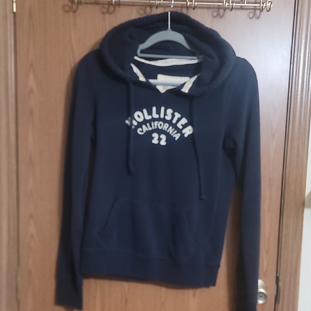Hollister Women's Navy Hoodie Sweater